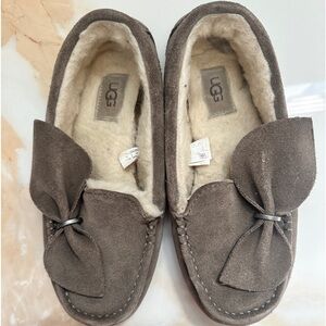 Super cute slightly used UGG slippers 7